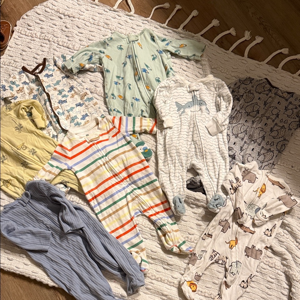 0-3/3mo baby sleepers bundle